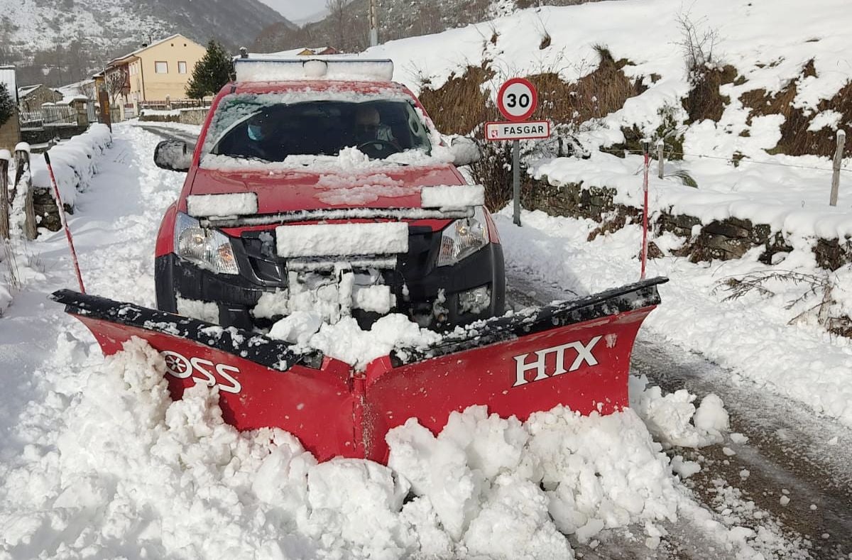 La situación meteorológica vuelve a complicarse en la provincia | Cae la cota de nieve y los paisajes nevados regresan a la zona norte. 