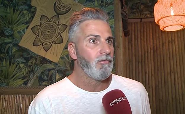 Carlos Alba asegura que Olga y Antonio David «están súper enamorados»