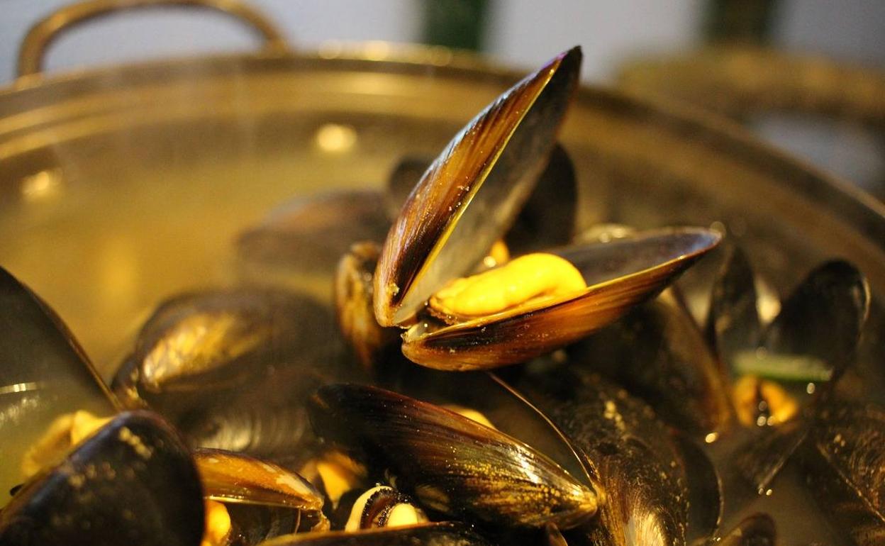 Los mejillones se abren al vapor, una manera de cocinarlos y conservar sus nutrientes. 