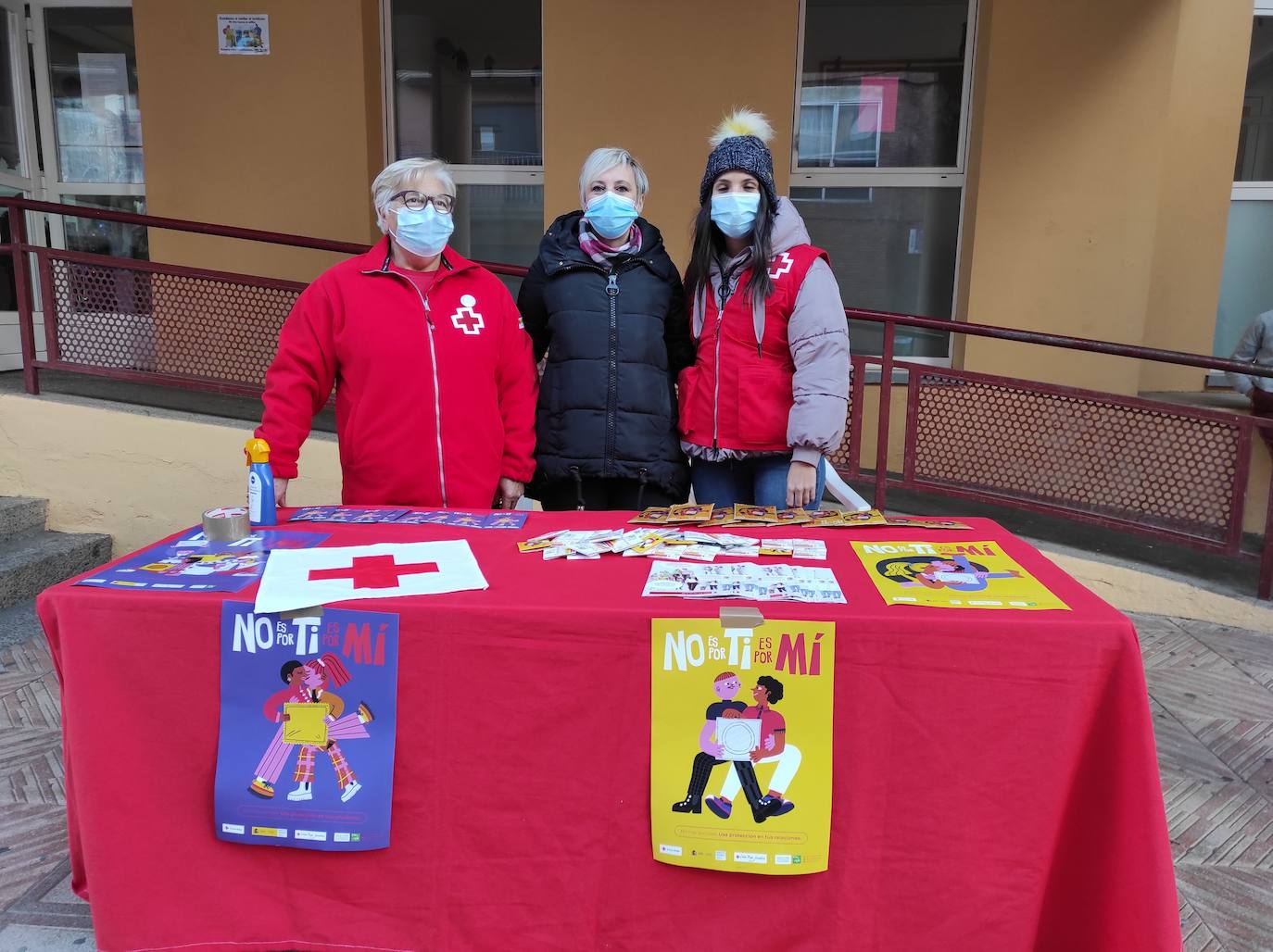 El municipio coyantino ha establecido un puesto de información junto a la Cruz Roja para que los habitantes de Valencia de Don Juan tomen conciencia sobre esta enfermedad.