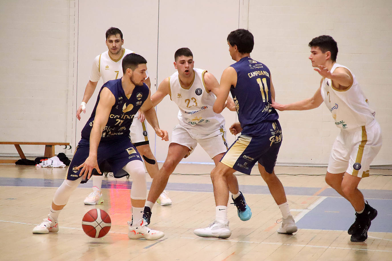 El conjunto leonés logró un contundente triunfo ante el Corinto Gijón.