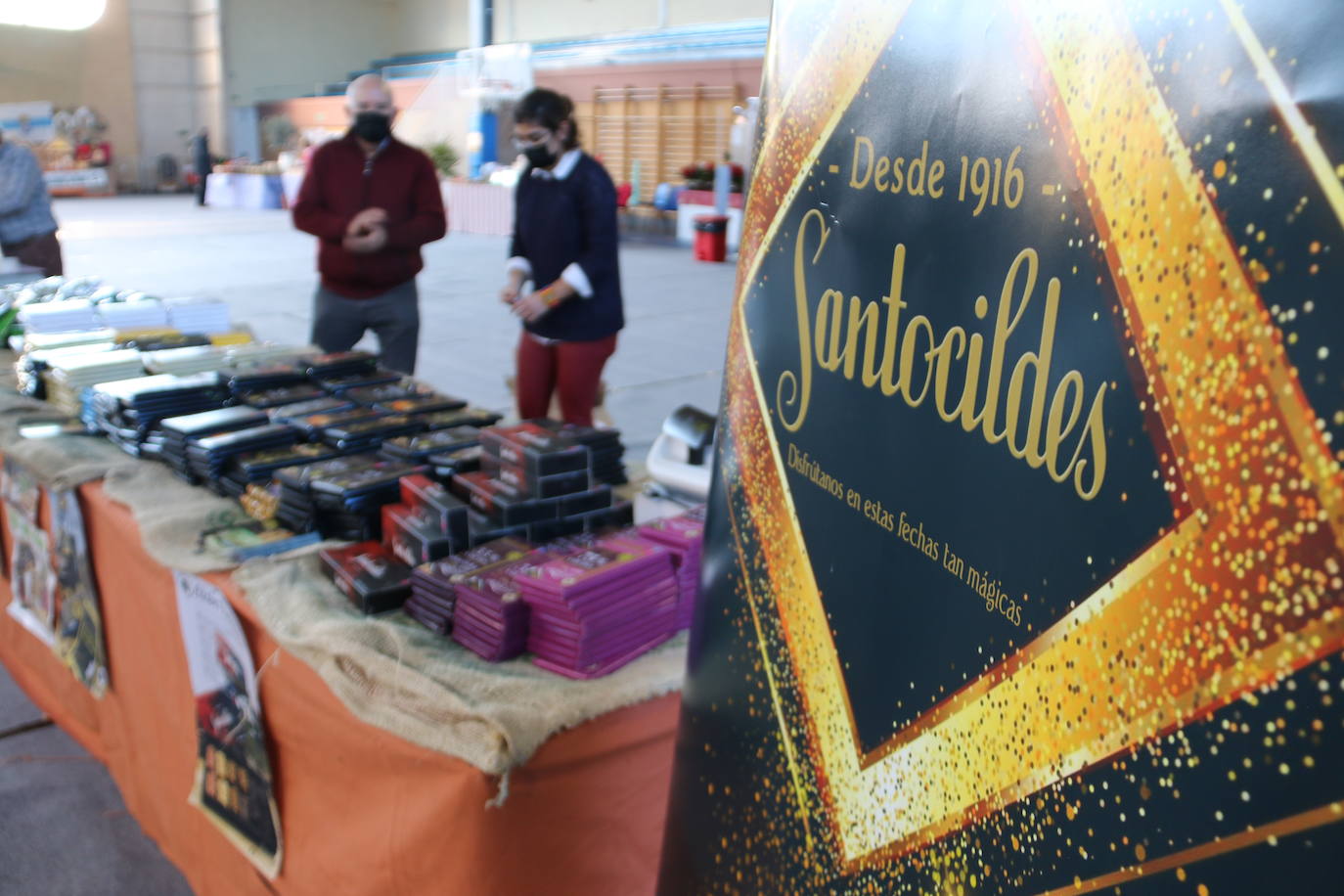 Productos artesanos leoneses se dan cita hoy en el pabellón de Sariegos. 
