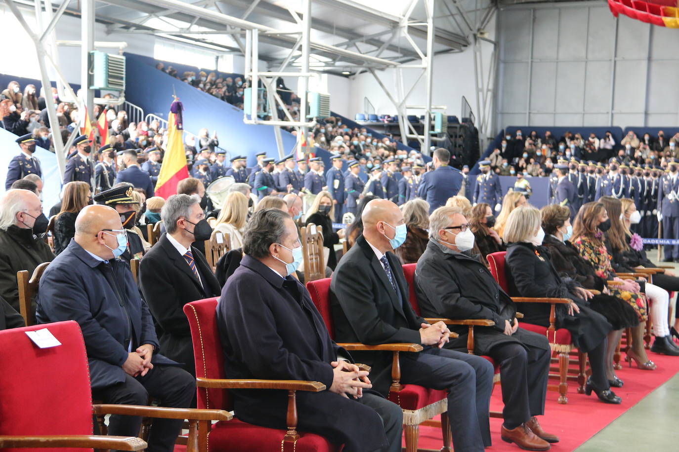 La Academia Básica del Aire recupera tras el parón por la pandemia los actos conmemorativos en honor a la patrona del Ejército del Aire | 312 Caballeros y Damas alumnos juraron fidelidad a la Bandera en un acto sin besos pero cargado de emoción.