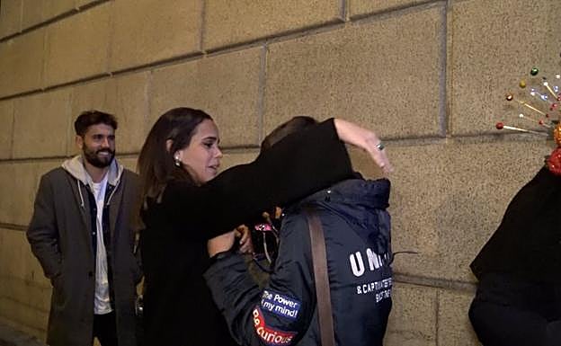 Gloria Camila se emociona con un fan de su madre