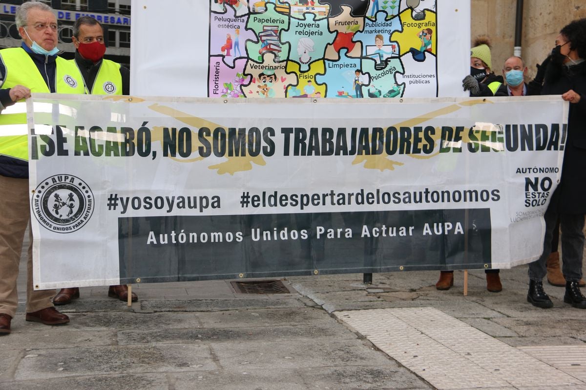 La asociación Aupa ha convocado una manifestación para pedir el cese de la subida de los impuestos y del precio de los suministros básicos.