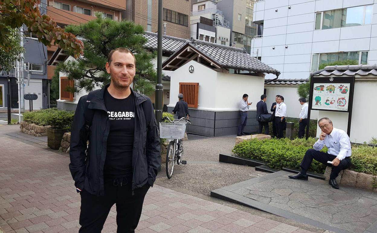 El astorgano Luis Ferrero en Japón.