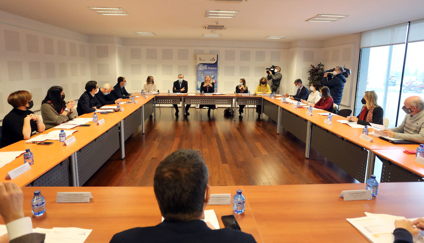 La consejera de Familia e Igualdad de Oportunidades, Isabel Blanco, presenta el V Plan Estratégico de Juventud de Castilla y León 2021-2024 durante la reunión del Consejo Asesor de Juventud.