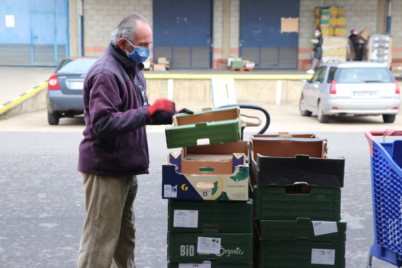 Desde el Banco de Alimentos de León señalan al sistema de donativos en caja como una de las causas de la disminución casi un 50% de lo recaudado respecto a 2020 y a la aparente 'nueva normalidad' que no es tal | Más de 1.000 familias se beneficiarán de estas donaciones fundamentales en fechas navideñas.