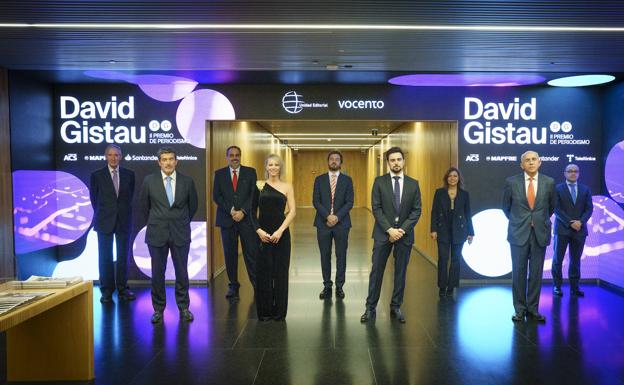 Galería. De izquierda a derecha. Antonio García Ferrer (Fundación ACS); Julián Quiros (ABC); Javier Fernández (Mapfre); Romina Caponnetto; Jorge Bustos; Diego S. Garrocho; Patricia Colino (Banco Santander); Francisco Rosell; y Pedro Calvo (Telefónica). 