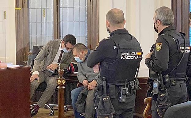 El acusado por el crimen de Borrenes, este miércoles, en la segunda sesión del juicio que se sigue con jurado en la Audiencia Provincial de León. 