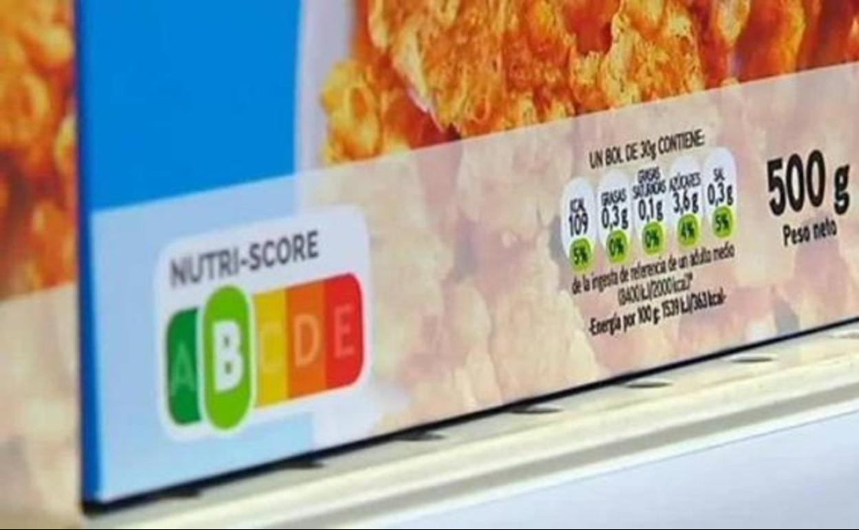 Imagen de un etiquetado con la denominación de nutriscore y a su lado el cuadro nutricional. 