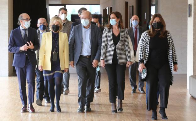 Los consejeros y procuradores de Ciudadanos acuden a la sala de prensa de las Cortes de Castilla y León.