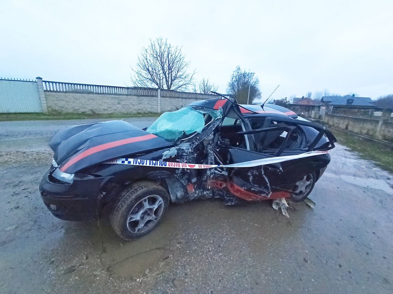 Accidente con dos heridos graves en el Camino de Santiago a su paso por el barrio ponferradino de Fuentesnuevas. 