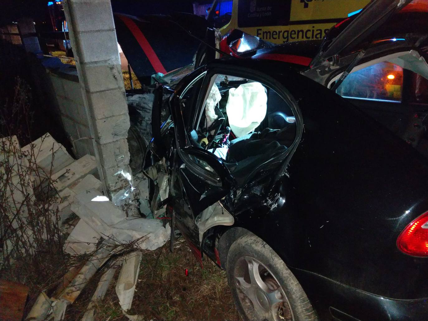 Accidente con dos heridos graves en el Camino de Santiago a su paso por el barrio ponferradino de Fuentesnuevas. 