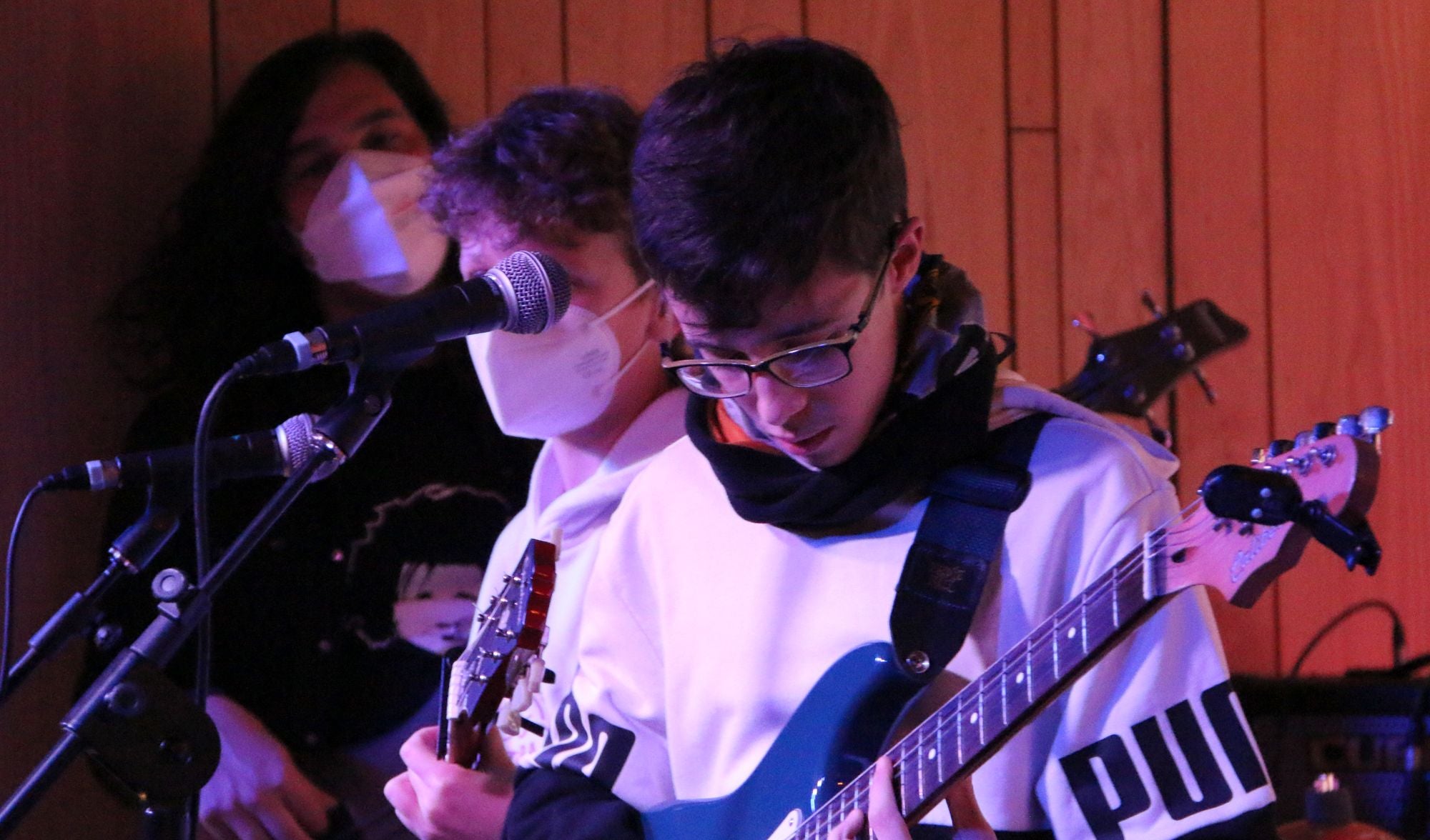 Concierto navideño de la escuela de música de Villaquilambre 'Rock Schoo León' en El Gran Café.