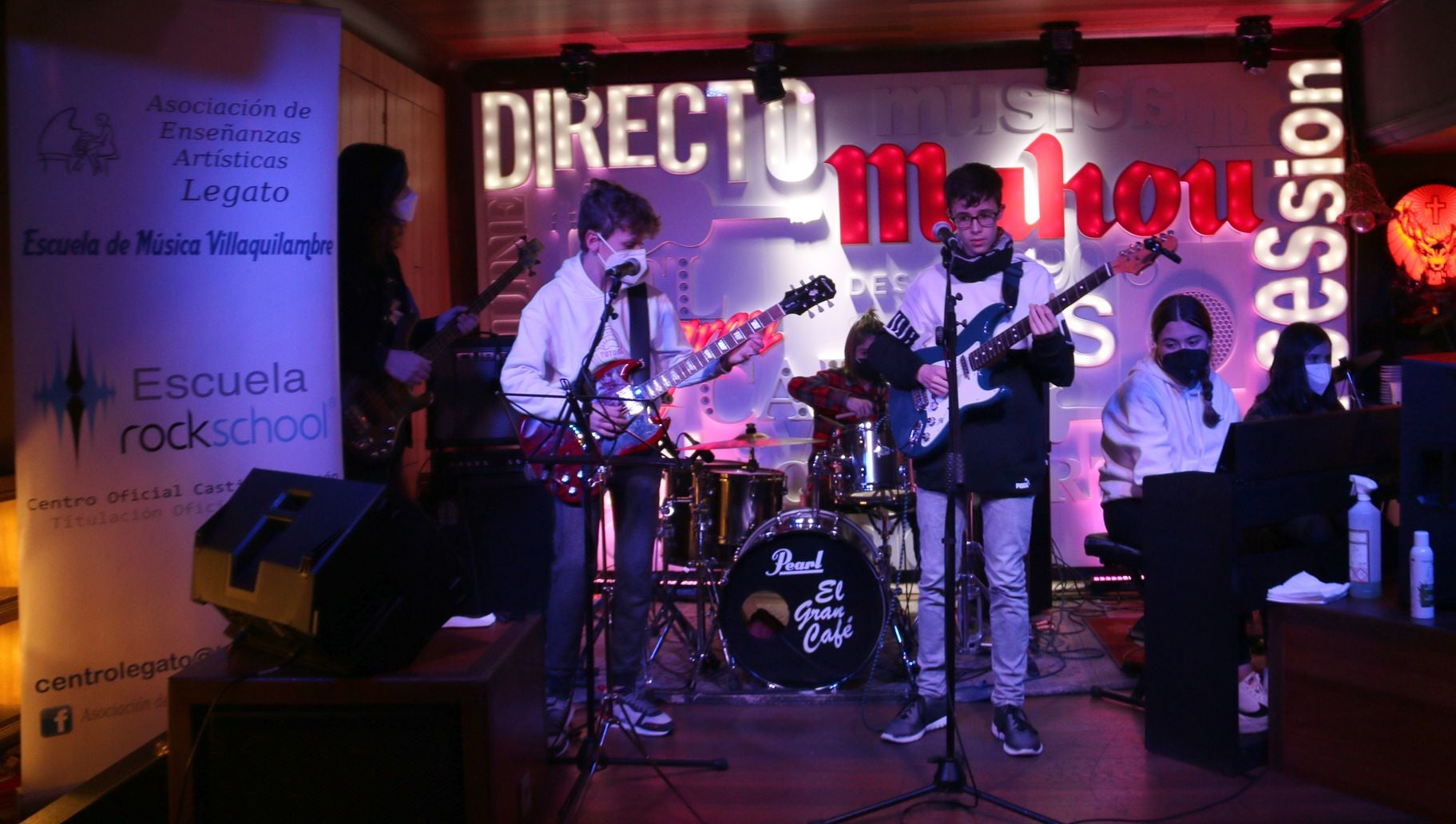 Concierto navideño de la escuela de música de Villaquilambre 'Rock Schoo León' en El Gran Café.