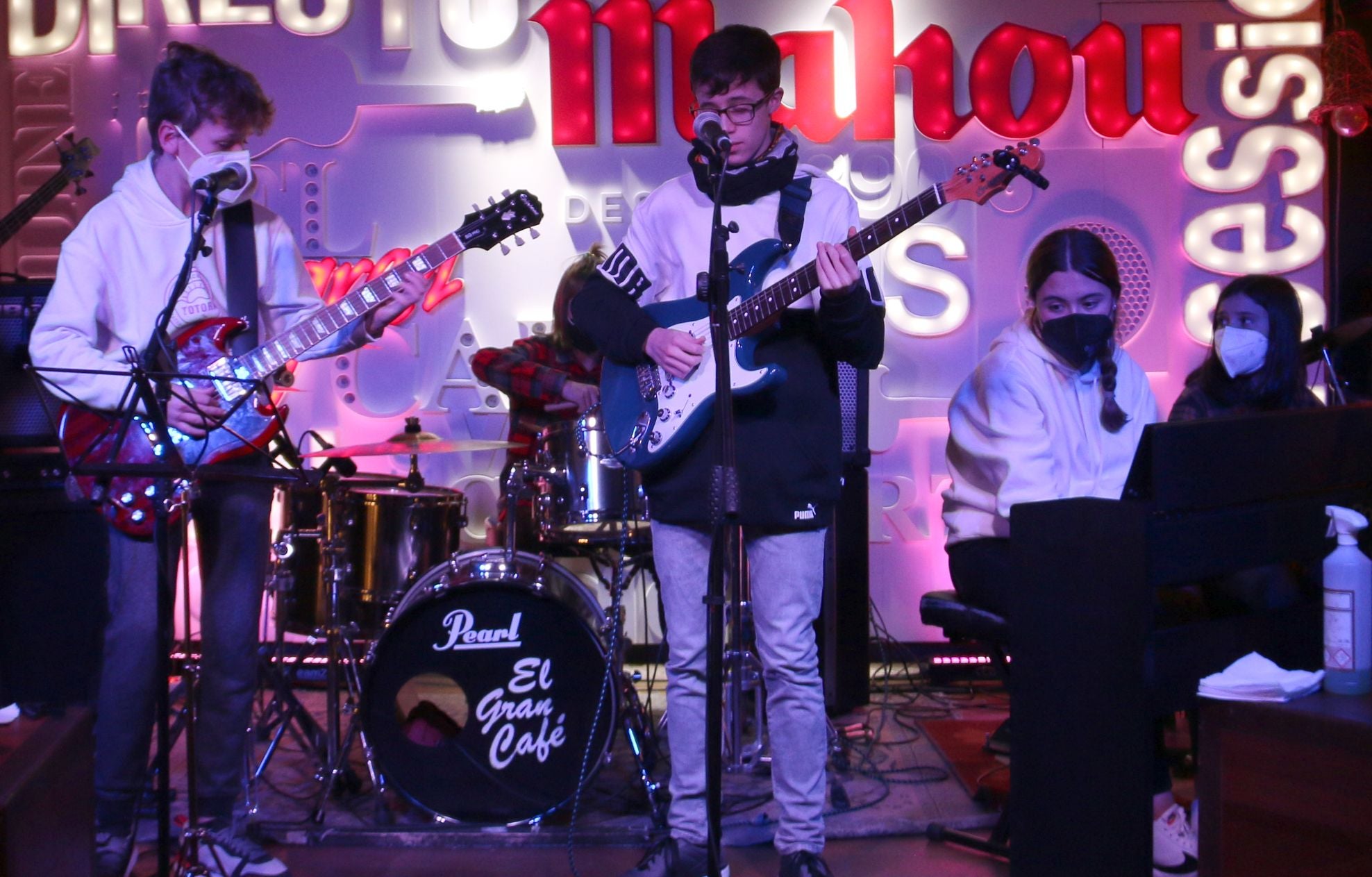 Concierto navideño de la escuela de música de Villaquilambre 'Rock Schoo León' en El Gran Café.