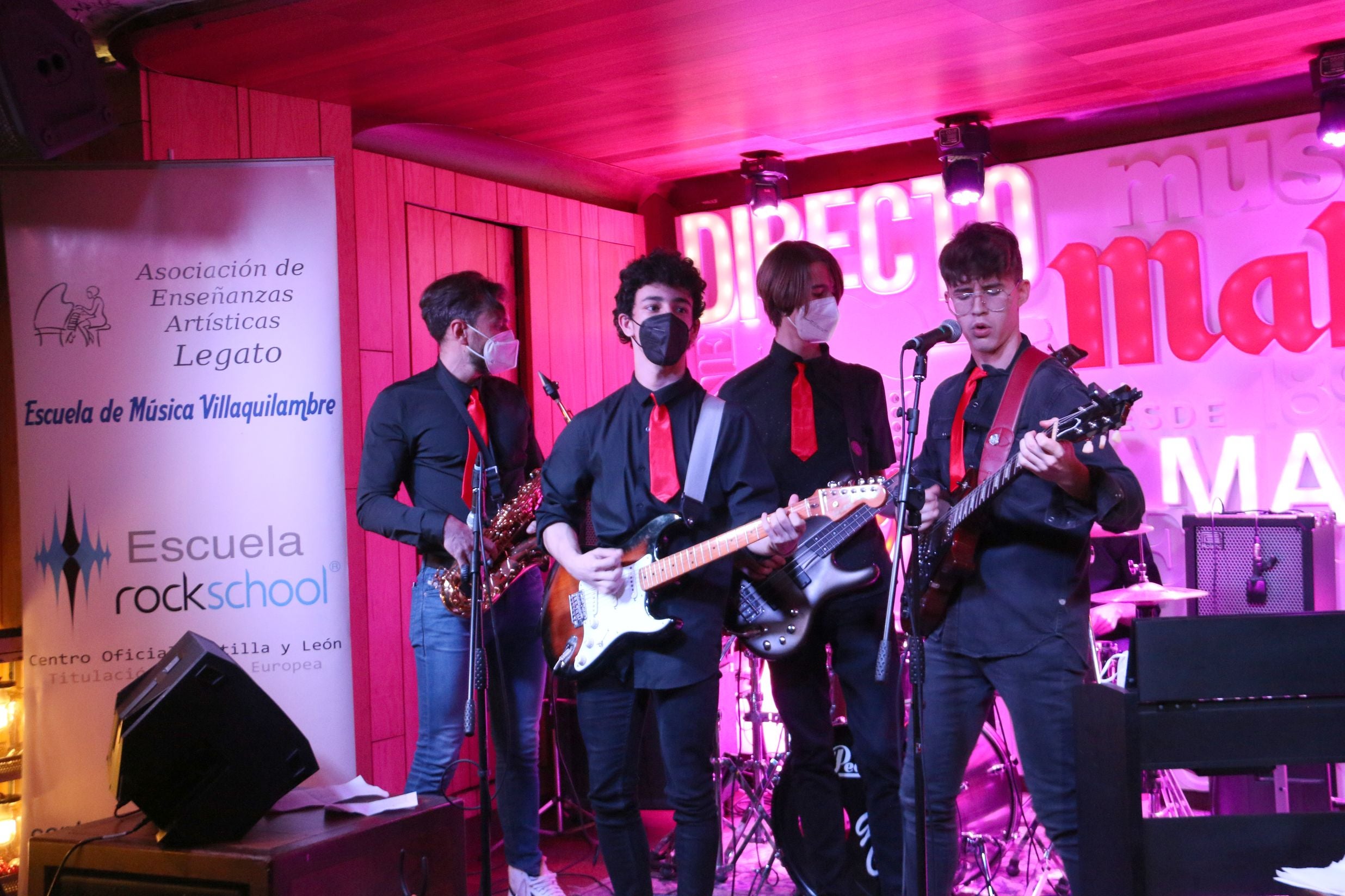 Concierto navideño de la escuela de música de Villaquilambre 'Rock Schoo León' en El Gran Café.