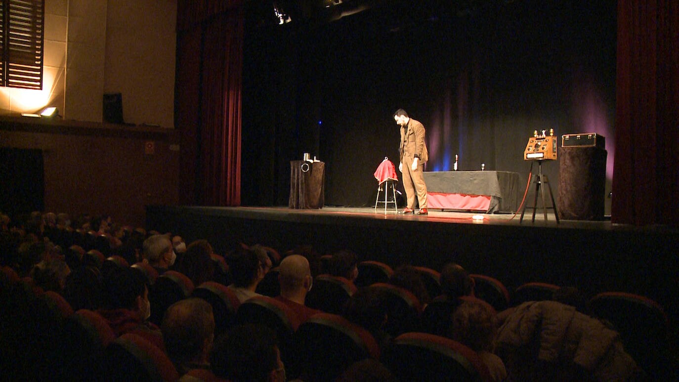 El ilusionista ha sido uno de los encargados de inaugurar la décimoctava edición del festival leonés con su espectáculo 'Unplugged'.