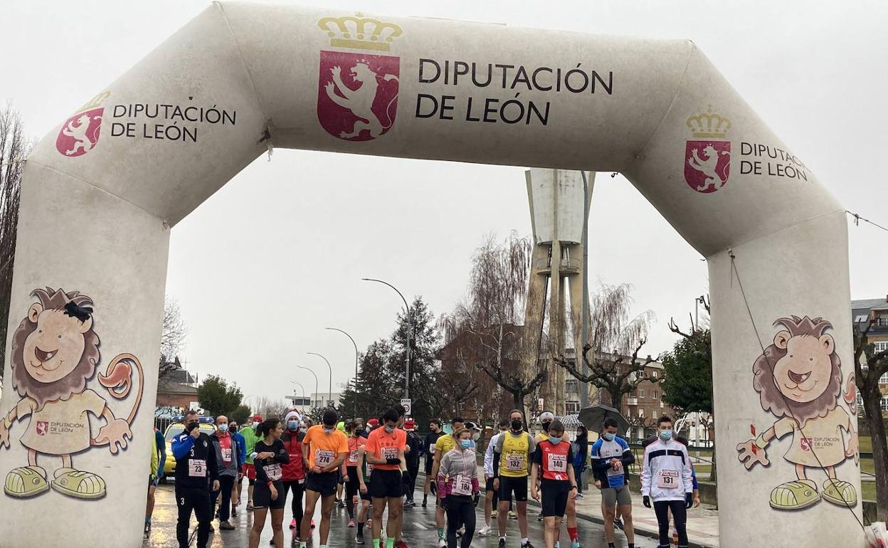 Salida de la San Silvestre de La Virgen del Camino.