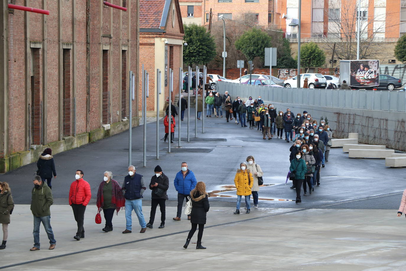 Los leoneses acuden a los nuevos llamamientos masivos de Sanidad-. 