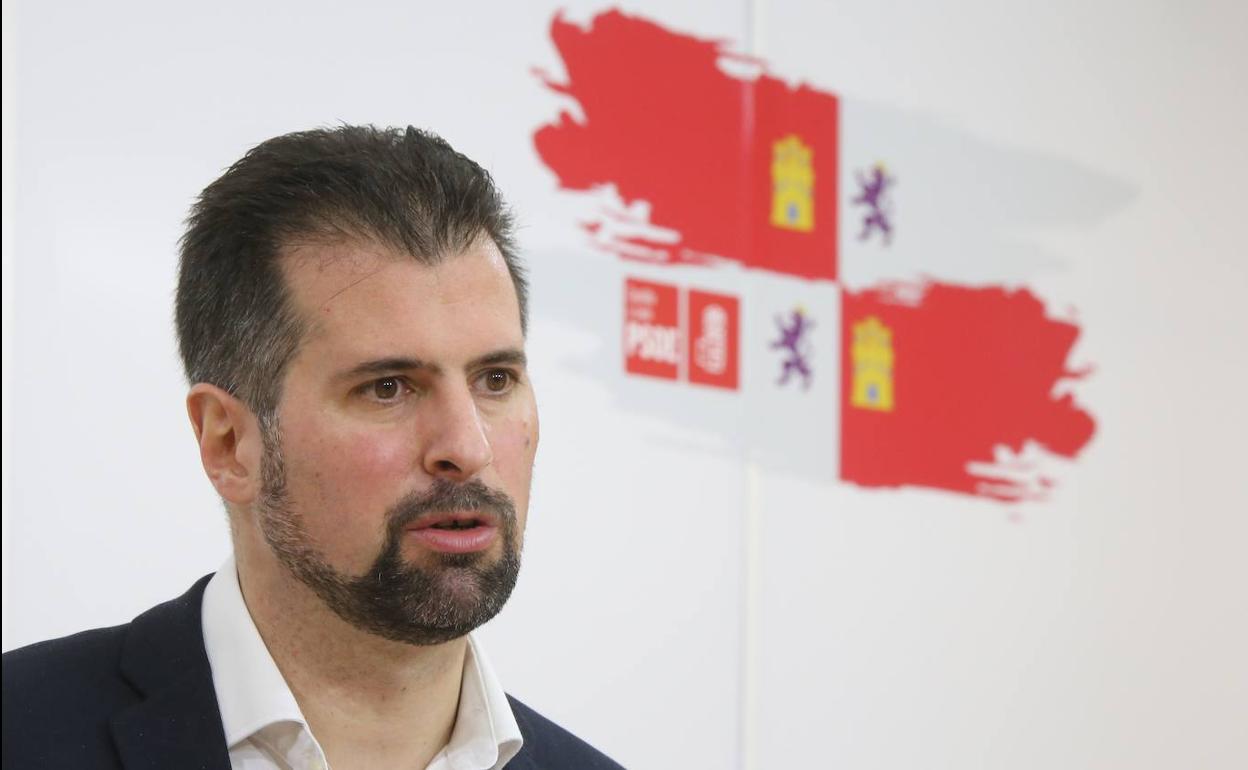 El secretario general del PSOECyL, Luis Tudanca, comparece tras la reunión de la Comisión Ejecutiva Autonómica (CEA) del Partido Socialista.