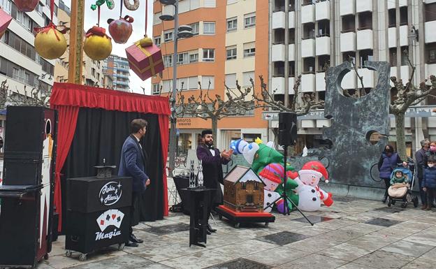 Imagen. El Festival Internacional de Magia llena de ilusión a la Navidad leonesa. 