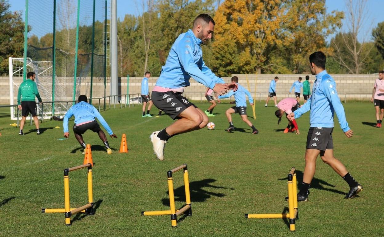 Imagen de archivo del jugador durante un entrenamiento en el área de Puente Castro. 