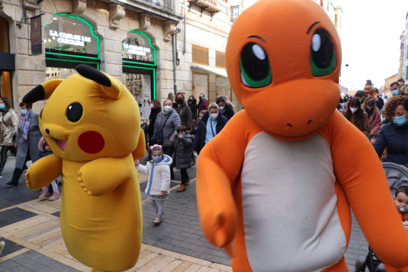 Casi una decena de ídolos de los más pequeños han vivido una jornada de ilusión por el centro de la capital.