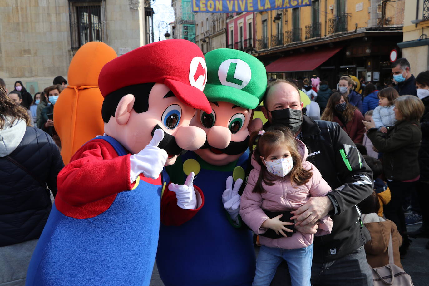 Casi una decena de ídolos de los más pequeños han vivido una jornada de ilusión por el centro de la capital.