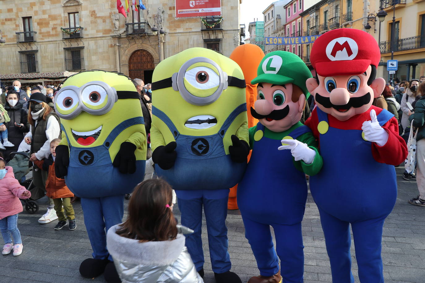 Casi una decena de ídolos de los más pequeños han vivido una jornada de ilusión por el centro de la capital.