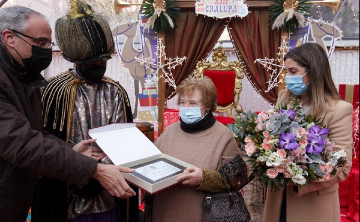 Recepción al Mago Chalupa y reconocimiento a Yolanda Ordás.