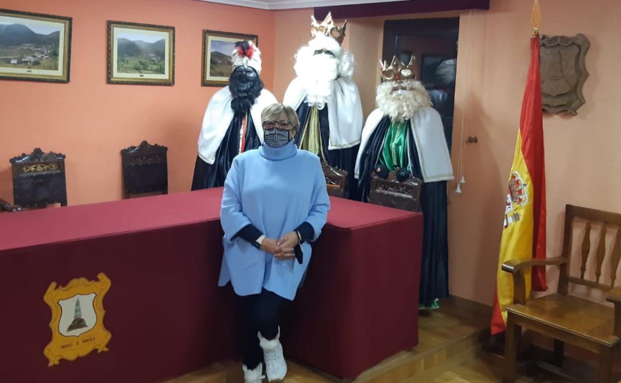 Visita de los reyes magos al municipio de Murias de Paredes.