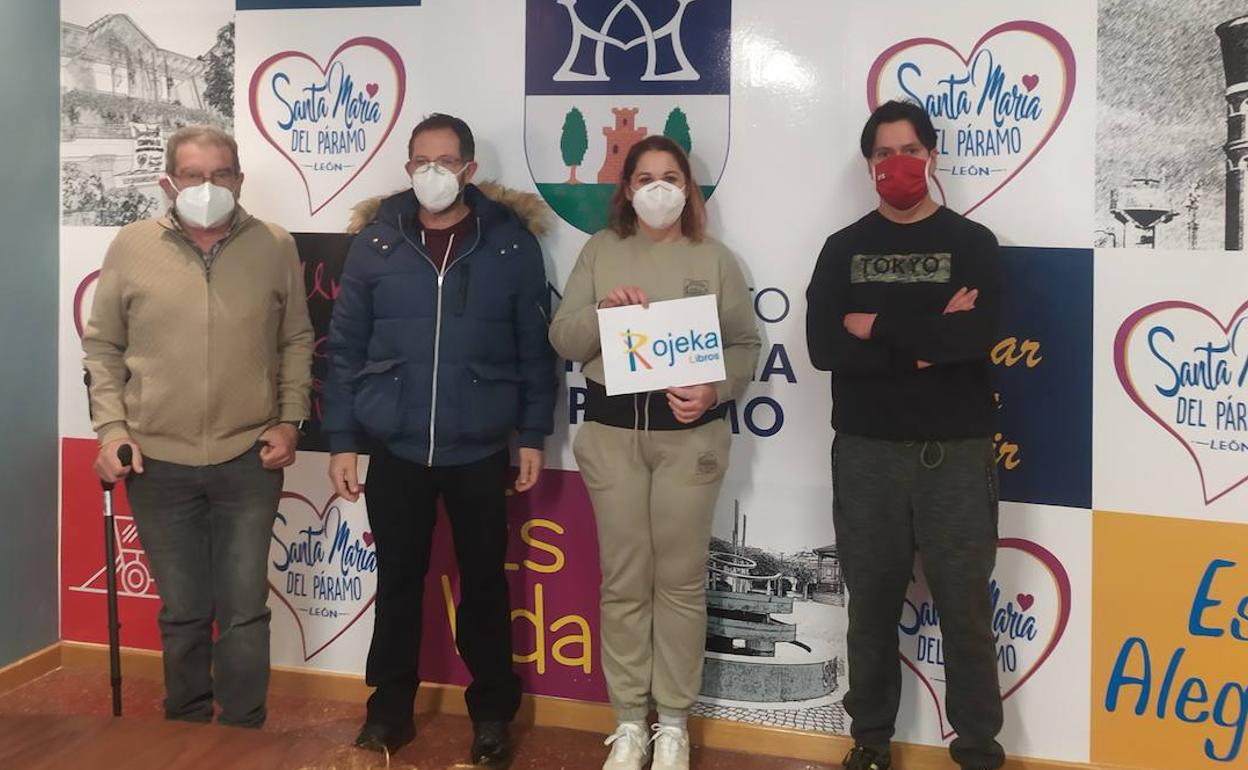 Presentación de la campaña navideña sobre la lectura infantil en Santa María del Páramo.