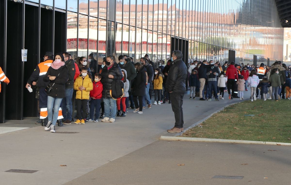 El Palacio de Exposiciones de León sigue siendo el 'fortín' leonés contra la covid-19, con la vacunación de menores y el cribado masivo como grandes 'armas' contra la pandemia
