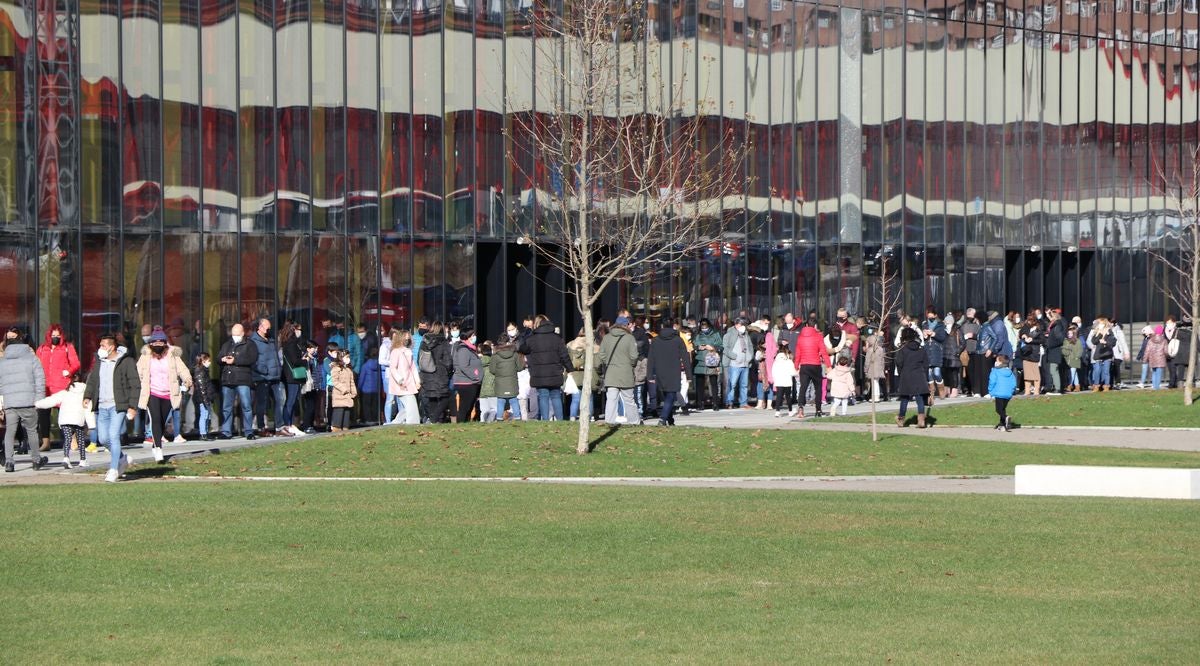 El Palacio de Exposiciones de León sigue siendo el 'fortín' leonés contra la covid-19, con la vacunación de menores y el cribado masivo como grandes 'armas' contra la pandemia