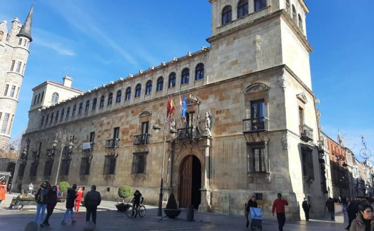 El Palacio de los Guzmanes, sede de la Diputación de León.