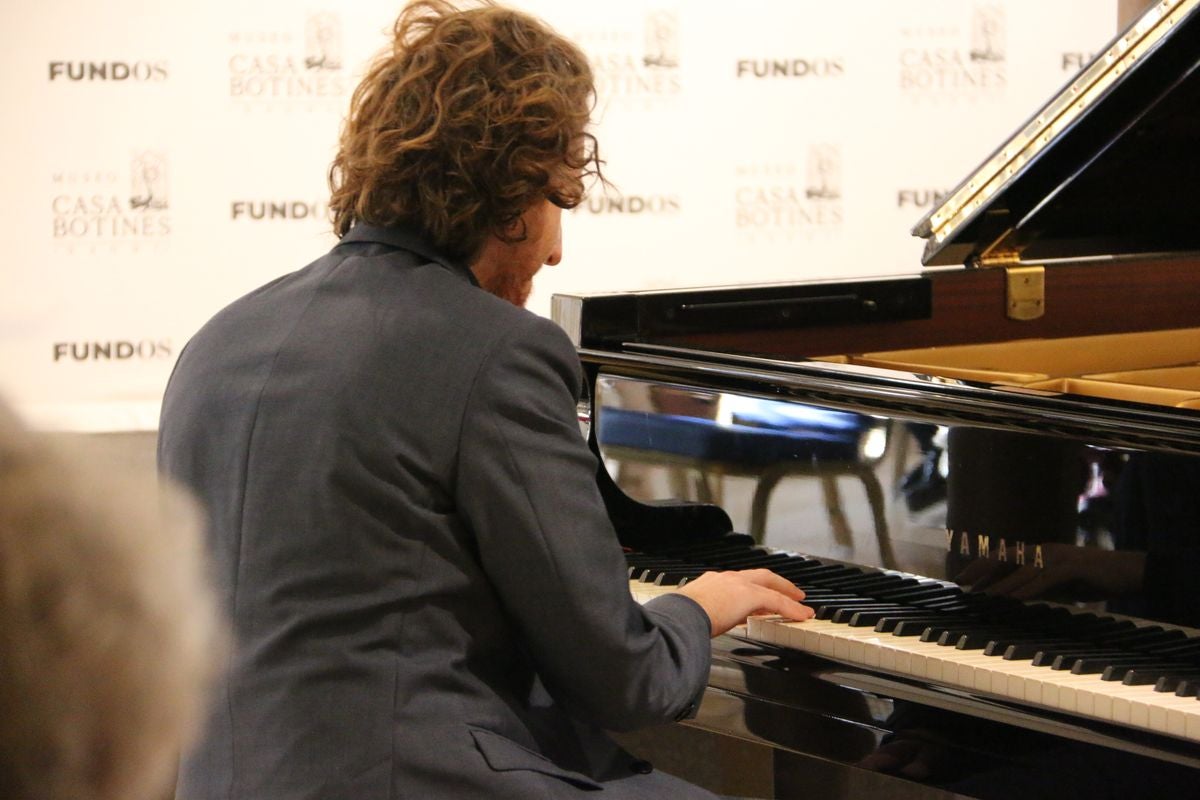 El Museo Casa Botines Gaudí y la Fundación Eutherpe han organizado el concierto de Año Nuevo en el que han participado los pupilos del maestro italiano Vincenzo Balzani.