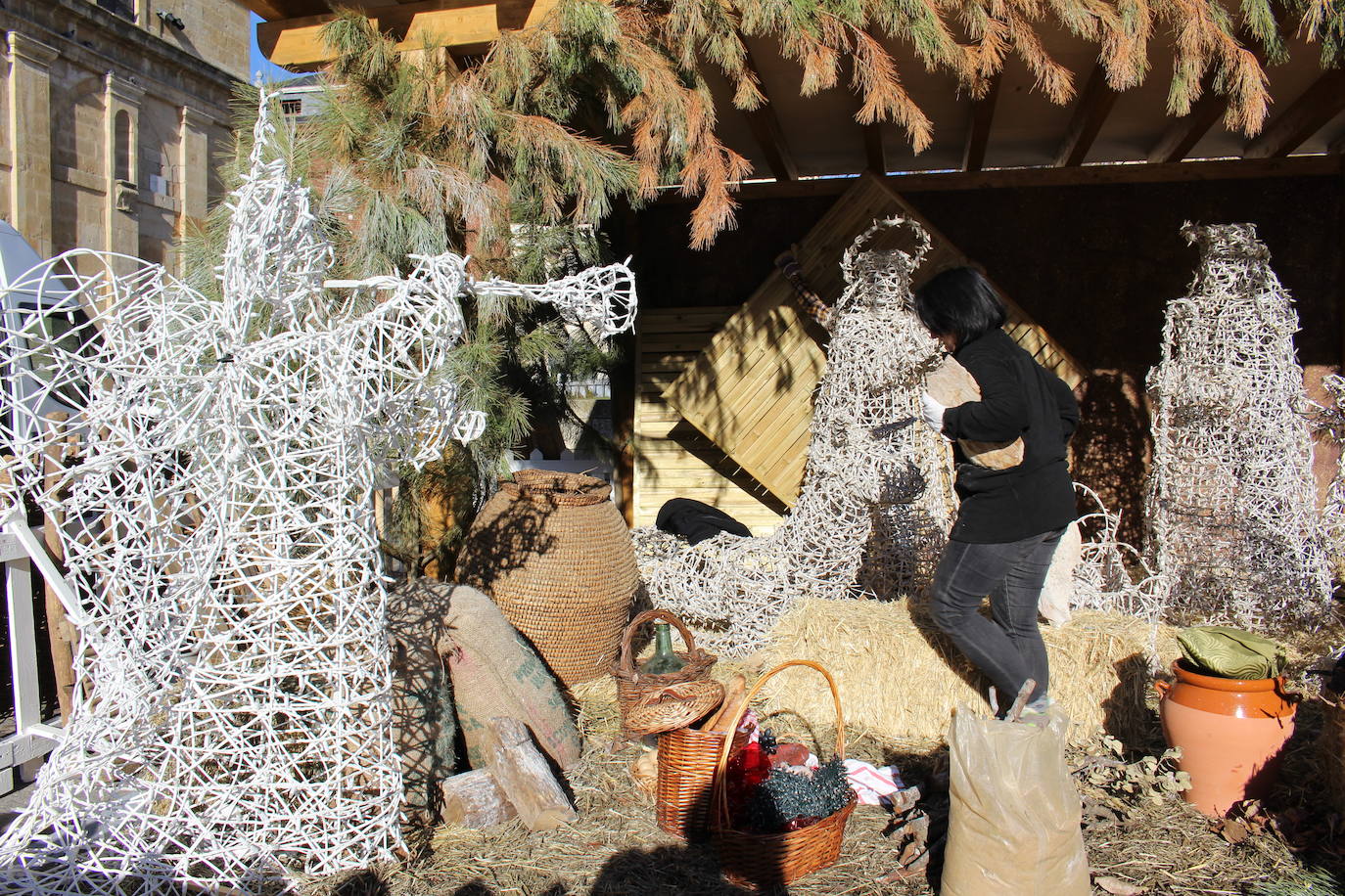 La decoración navideña de la ciudad de León vuelve a guardarse esperando una próxima navidad sin olas de virus