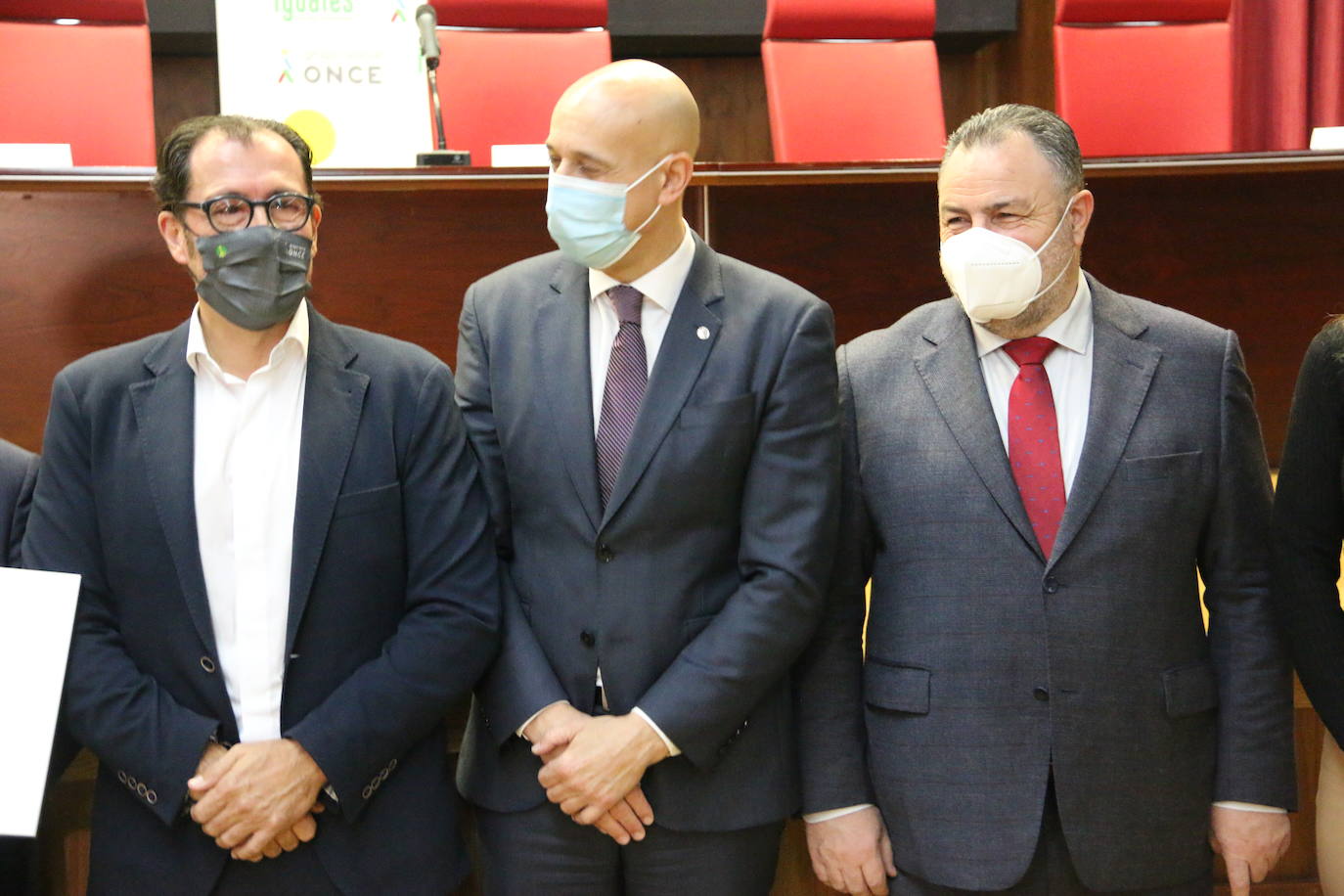 El centro hospitalario leonés será la imagen de cinco millones y medio de cupones el 12 de enero.