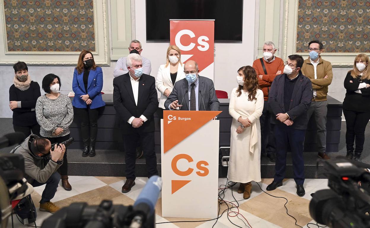 El candidato a la presidencia de la Junta de Castilla y León, Francisco Igea, y el candidato de Ciudadanos por la provincia de Burgos, José Ignacio Delgado, presentan la candidatura por Burgos de Ciudadanos a las Cortes de Castilla y León 