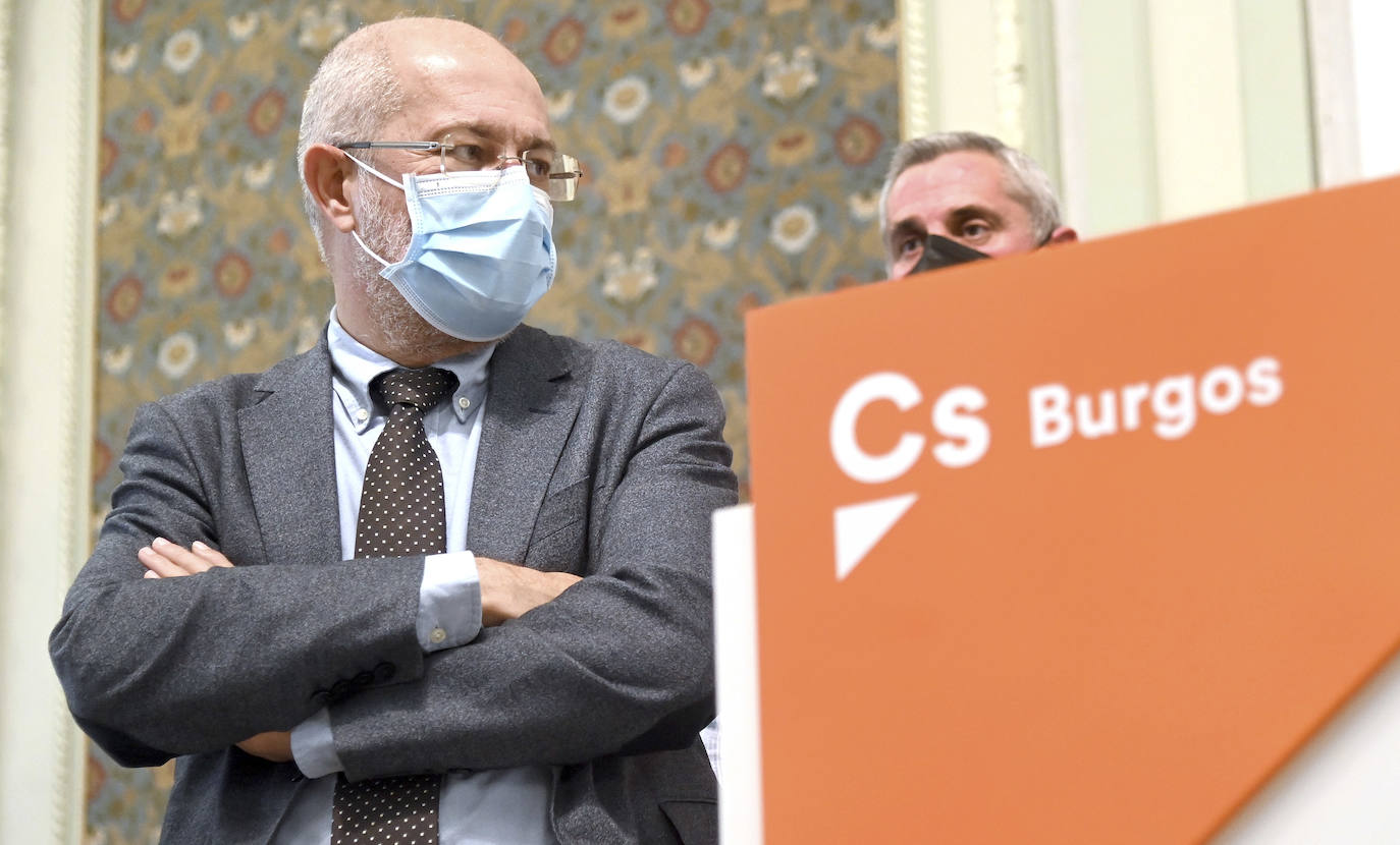 El candidato a la presidencia de la Junta de Castilla y León, Francisco Igea, y el candidato de Ciudadanos por la provincia de Burgos, José Ignacio Delgado, presentan la candidatura por Burgos de Ciudadanos a las Cortes de Castilla y León.