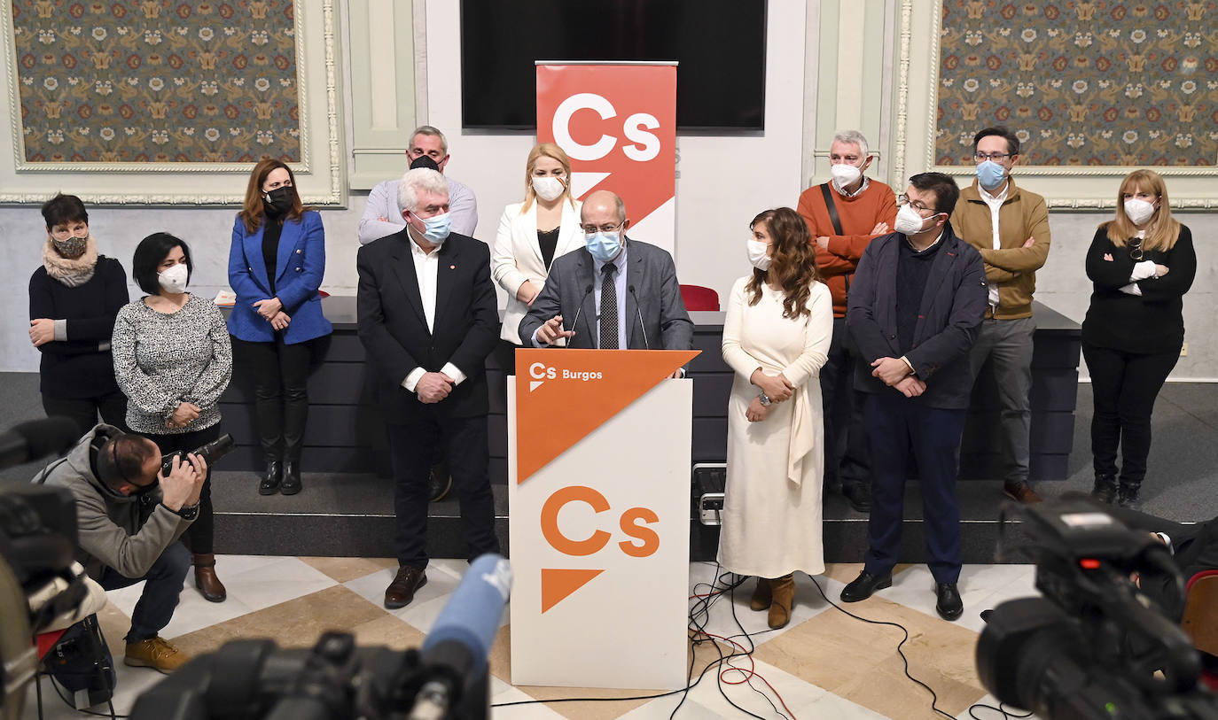 El candidato a la presidencia de la Junta de Castilla y León, Francisco Igea, y el candidato de Ciudadanos por la provincia de Burgos, José Ignacio Delgado, presentan la candidatura por Burgos de Ciudadanos a las Cortes de Castilla y León.