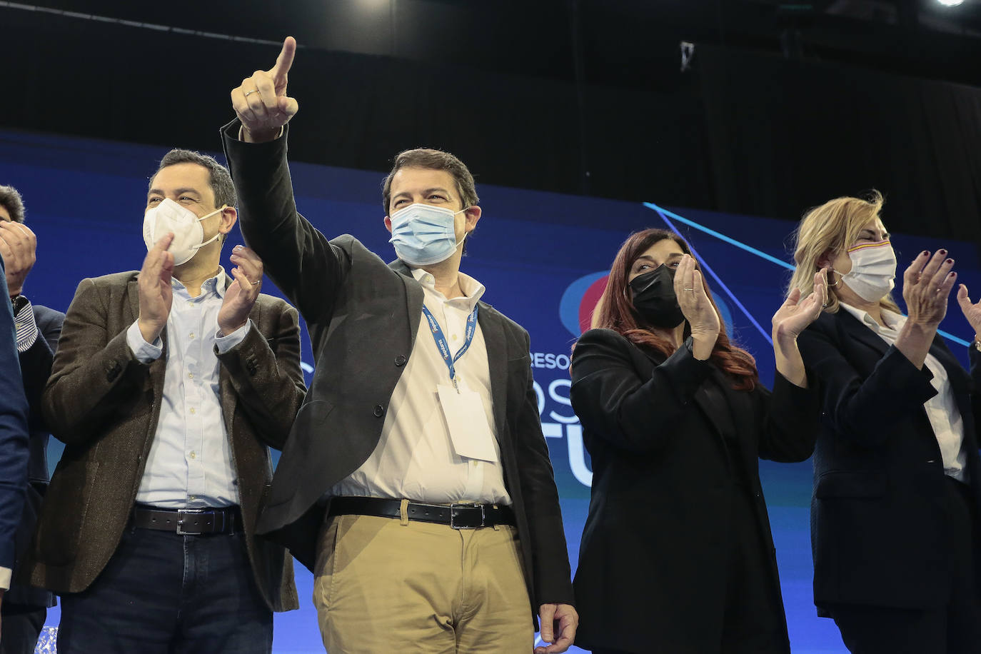 Celebración de la mesa 'Los Gobiernos del PP. Pensando en las personas',