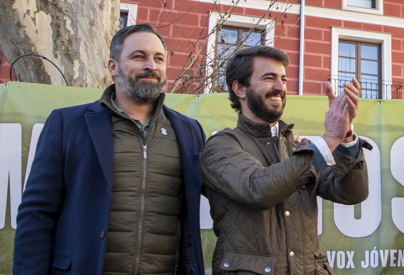 El presidente de Vox, Santiago Abascal; el secretario general, Javier Ortega-Smith, y el candidato a la Junta, Juan García-Gallardo, participan en el acto de presentación de candidaturas a las elecciones autonómicas a las Cortes.