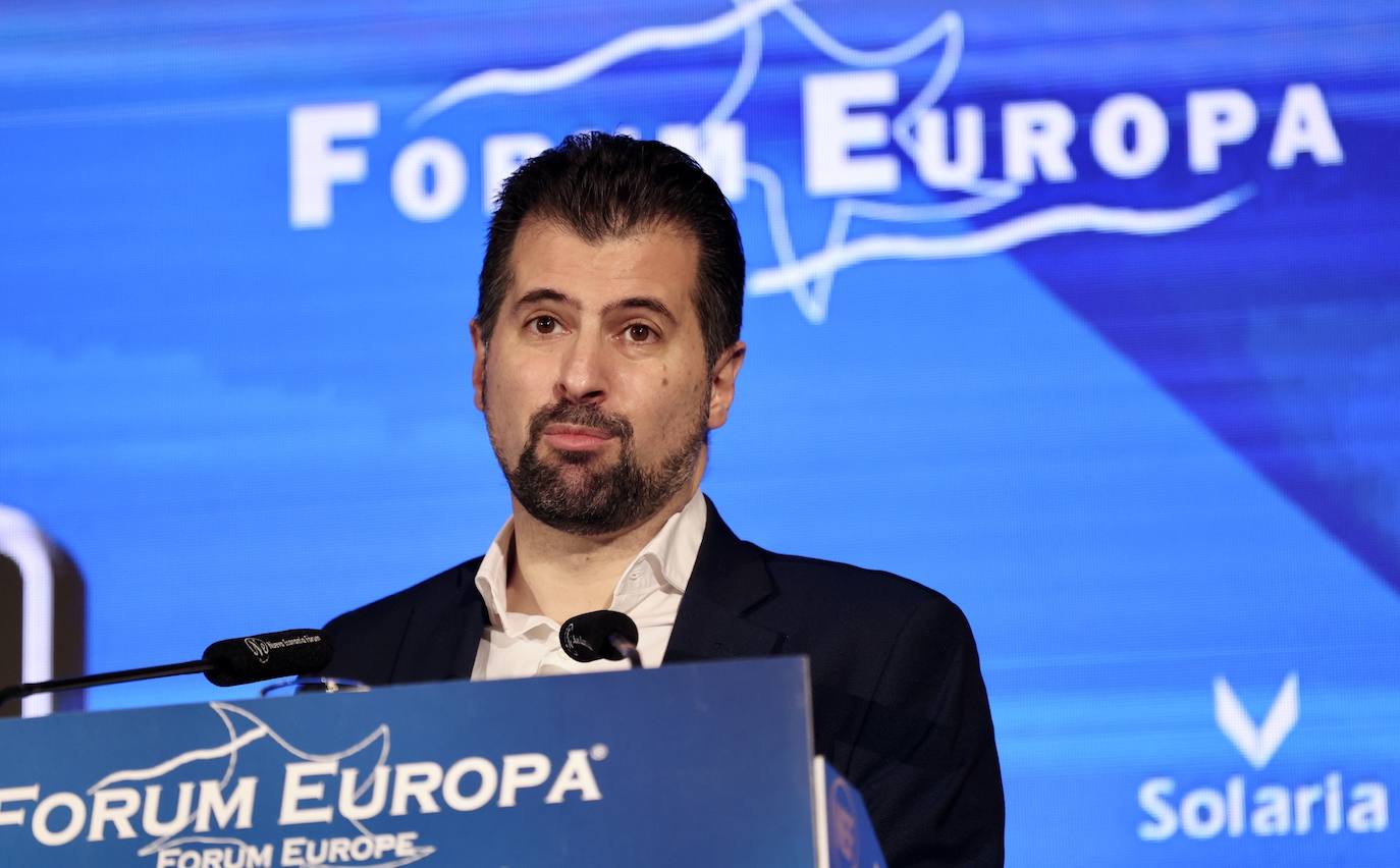 Desayuno informativo del Fórum Europa con el secretario general del PSOE de Castilla y León y candidato a la Junta, Luis Tudanca, quien será presentado Por la ministra de Economía, Nadia Calviño.