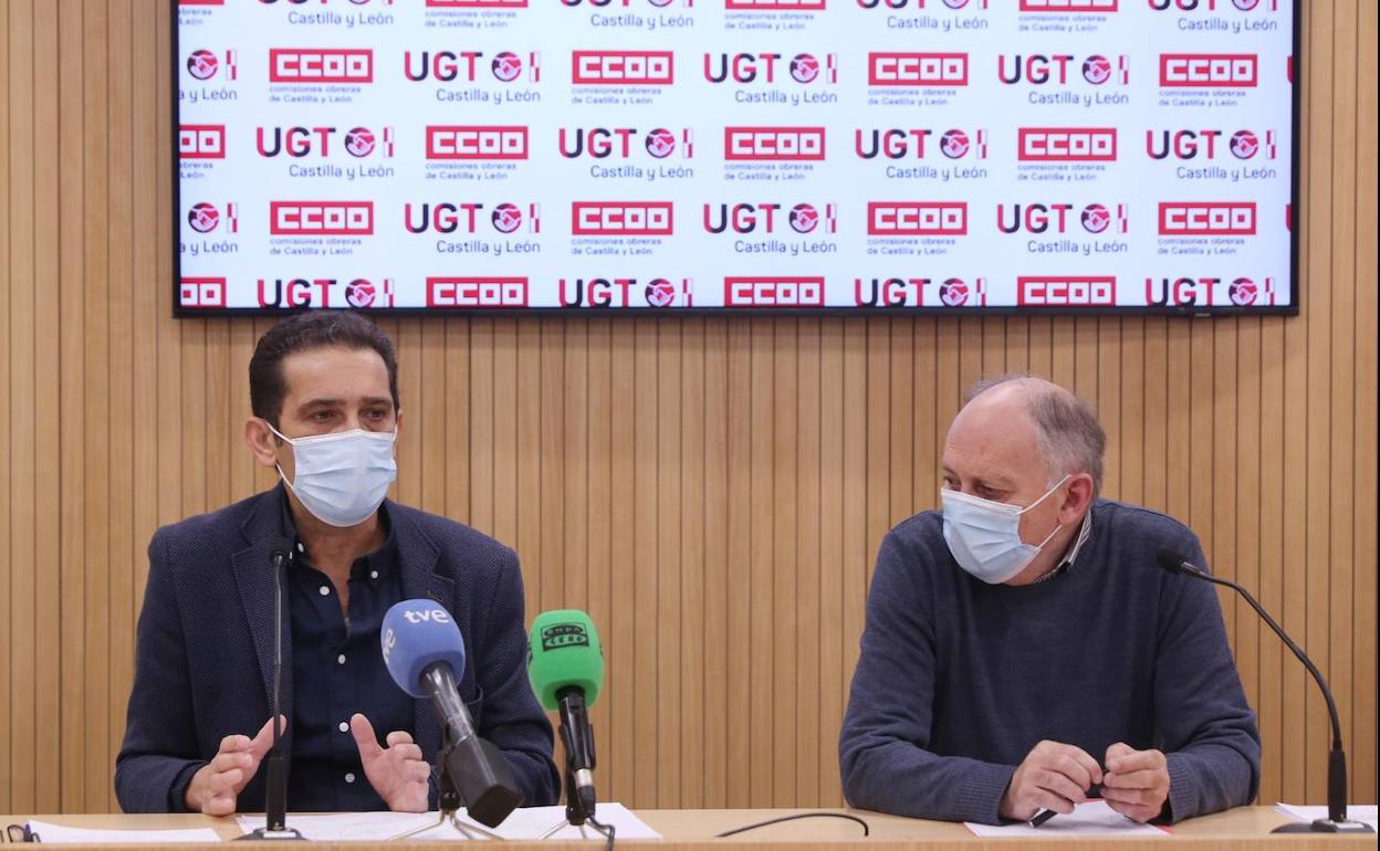 Los secretarios generales de UGT y CCOO en Castilla y León este miércoles en rueda de prensa.