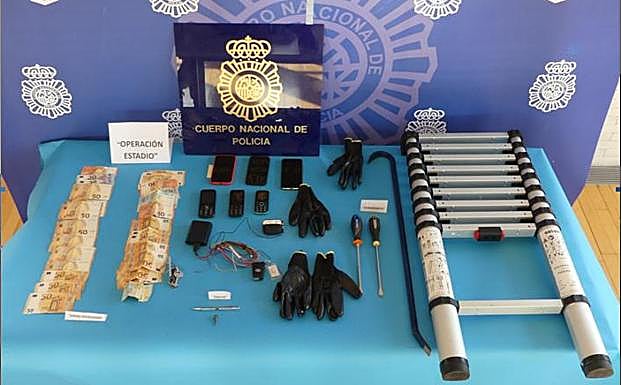 Material intervenido por la Policia Nacional dentro de la operación 'Estadio'. 