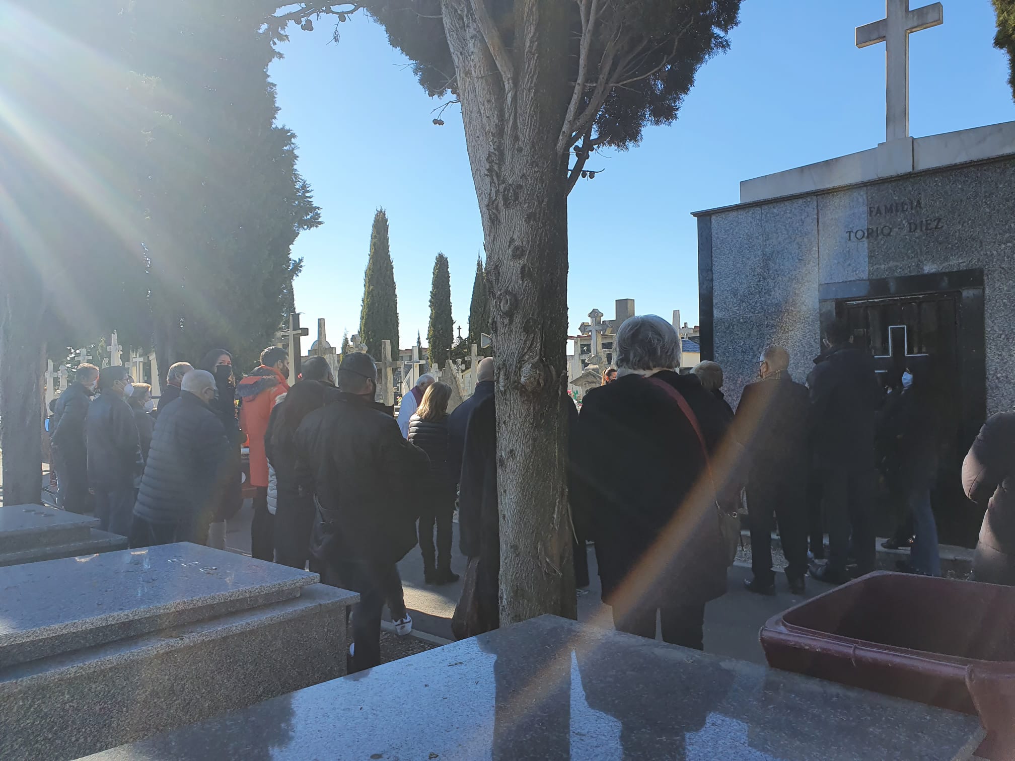 El leonés Saturnino de la Fuente, el hombre más longevo del mundo, ha sido enterrado en el cementerio de León.