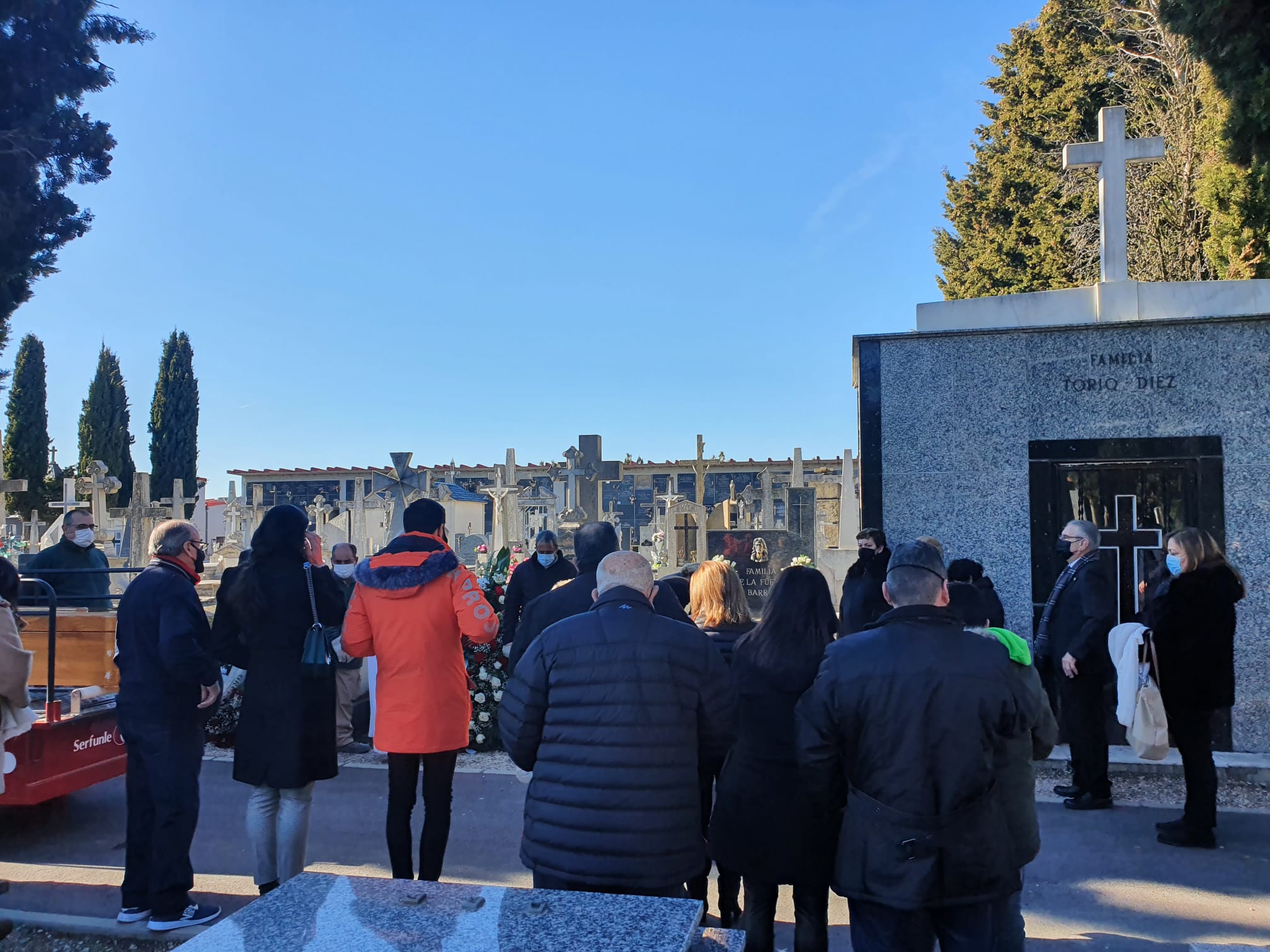 El leonés Saturnino de la Fuente, el hombre más longevo del mundo, ha sido enterrado en el cementerio de León.